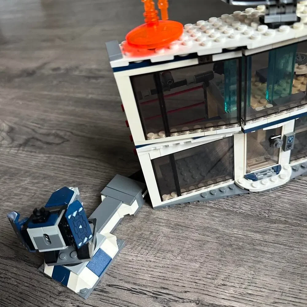 2021 Retired LEGO Marvel 76192 Avengers Endgame Battle Compound Set - Incomplete